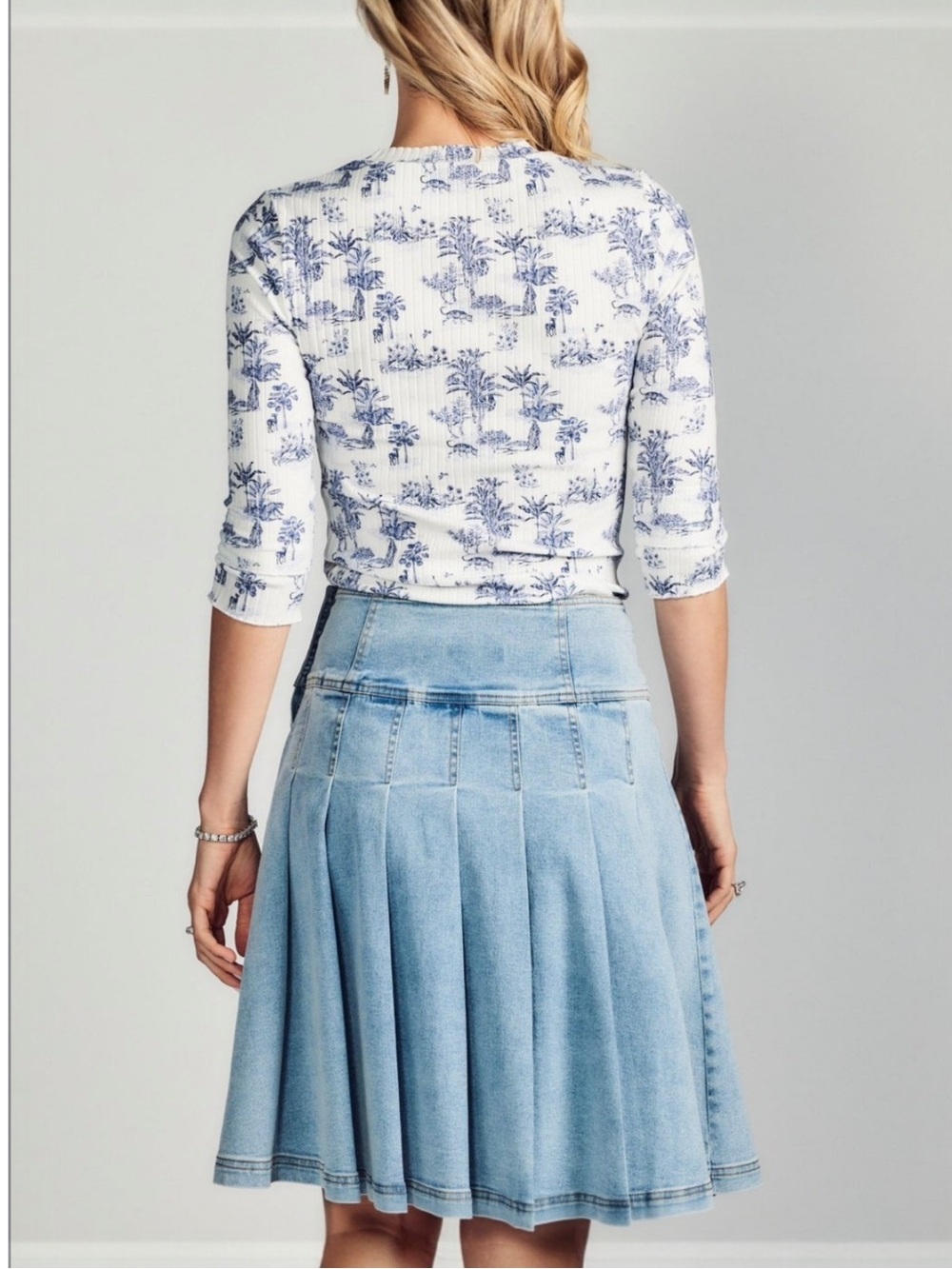 Aleeza Paris Abby Palm Toile Rib Knit Top Blue White Safari Print Small NWT - Picture 4 of 10